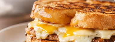 Sándwich con huevo y queso